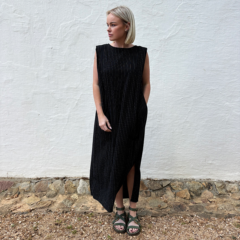 Yugen Tuck-Shoulder Black Linen Stripe Dress