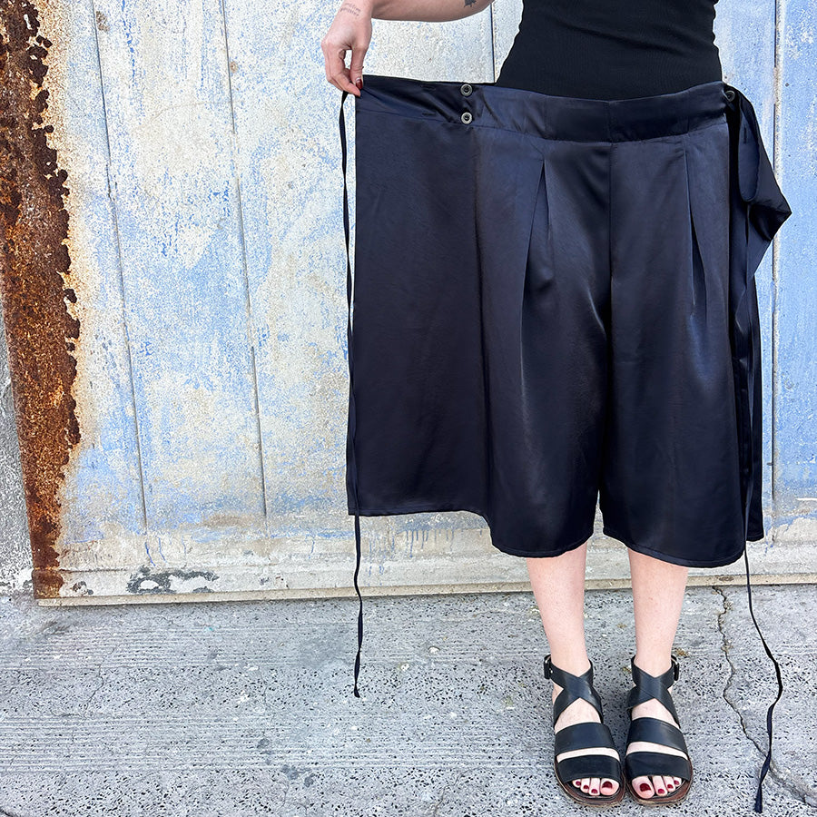 ORIGAMI LONG SHORTS