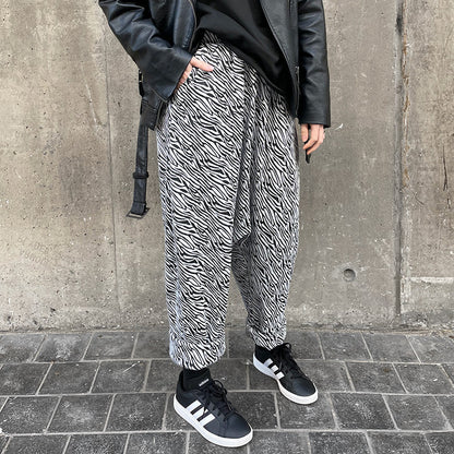 Nunchi Low-Crotch Pants B&W Print