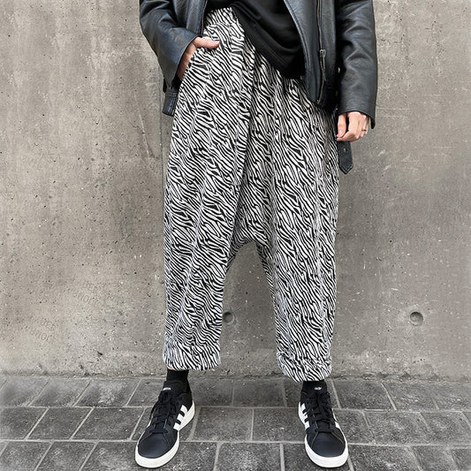 Nunchi Low-Crotch Pants B&W Print