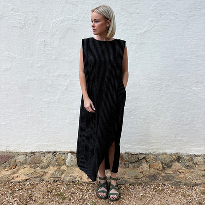 Yugen Tuck-Shoulder Black Linen Stripe Dress